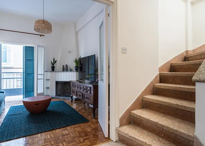 公寓 Bluewood Retreat|cozy Vintage 3bdr Heart 尼科西亚