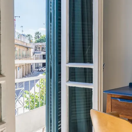 Apartment Bluewood Retreat|cozy Vintage 3bdr Heart Nicosia