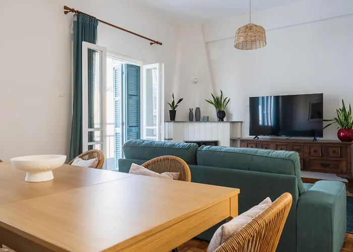 Bluewood Retreat|cozy Vintage 3bdr Heart Apartamento Nicosia